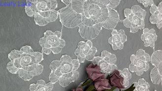 빈티지 스타일 embroidered lace fabric 3D floral white tulle lace for bridal wedding projects 화랑 결혼식 프로젝트