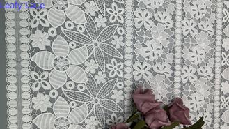 흰색 꽃자루 직물 embroidered eyelet 직물 부드럽고 우아한 드레스 만들기