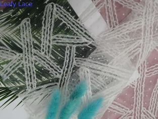 영부인 의복 구성 끈을 위한 하얀 3D 아플리케 자수 원단