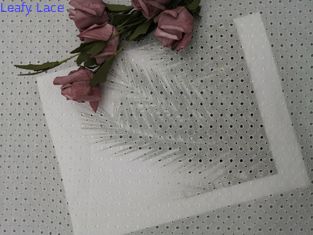 사쿠라 벚꽃 스레드 하얀 엠브로이드된 작은 구멍 구성