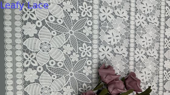 흰색 꽃자루 직물 embroidered eyelet 직물 부드럽고 우아한 드레스 만들기