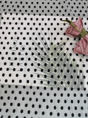 흑색 도트 얇은 명주 그물은 집단 주름형 망조직을 주름잡습니다