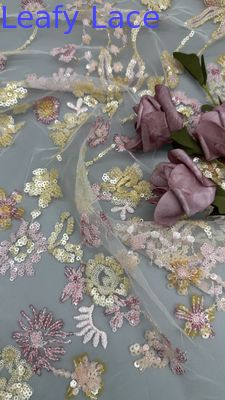 잎자루 띠 큐인 embroidered fabric 3D floral elegant and breathe 고급스러운 오케이션 천